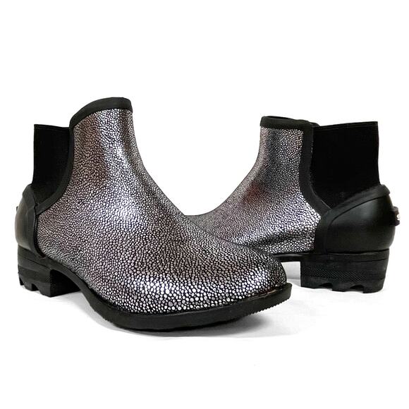 Sorel Janey Chelsea Boots Sz 10 Black Silver Short Ankle Rubber Rain Booties - Picture 2 of 11